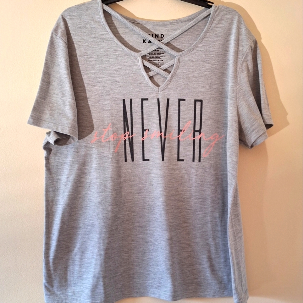 KIND KARMA Gray Graphic Women's Top, Size XL